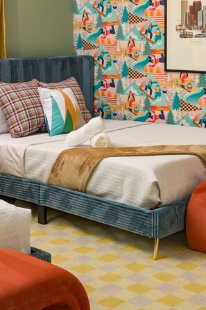 8 bedrooms, desk, iron/ironing board, free WiFi - 24 Guests | 2 Rooftops | 2 Game Rooms | 2 Hot Tubs (Denver)