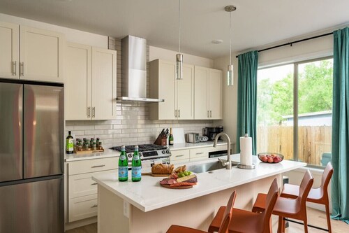 24 Guests | 2 Rooftops | 2 Game Rooms | 2 Hot Tubs