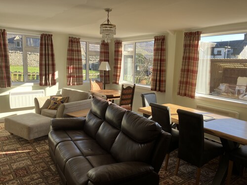 Crianlarich Pet friendly traditional cottage