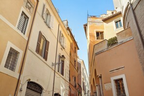 Exterior - Campitelli 9 - Loft in Ancient Rome (Roma)