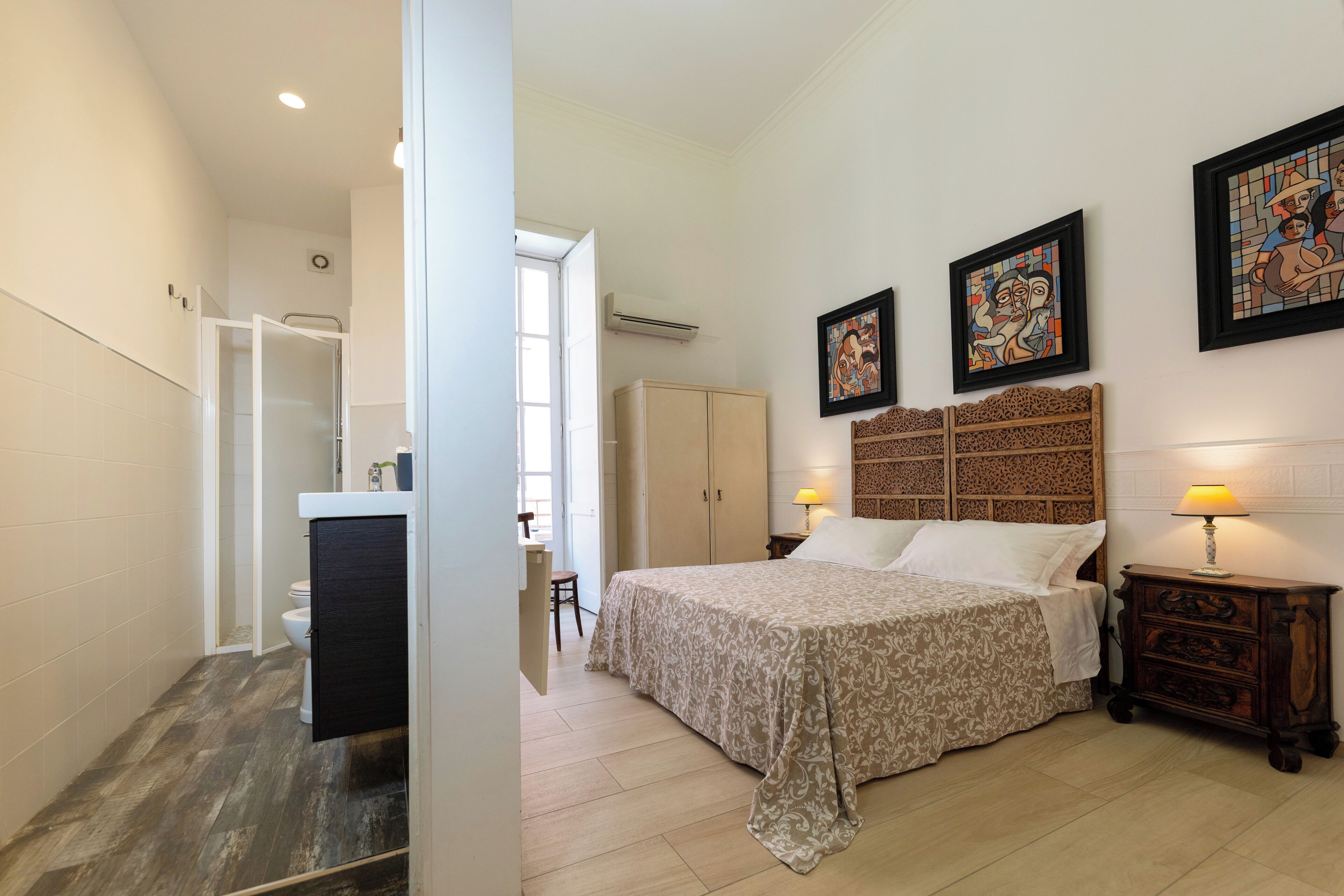 Deluxe Double or Twin Room | Individually decorated, individually furnished, desk, laptop workspace