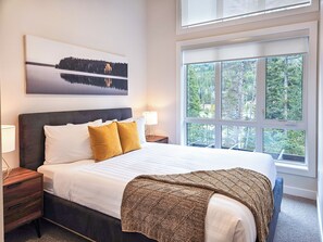 4 bedrooms, desk, iron/ironing board, free WiFi - Brand-new Nordix Townhouse (Panorama)