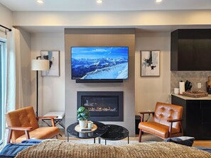 Smart TV y chimenea