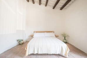 4 chambres, fer et planche à repasser, Wi-Fi gratuit, draps fournis