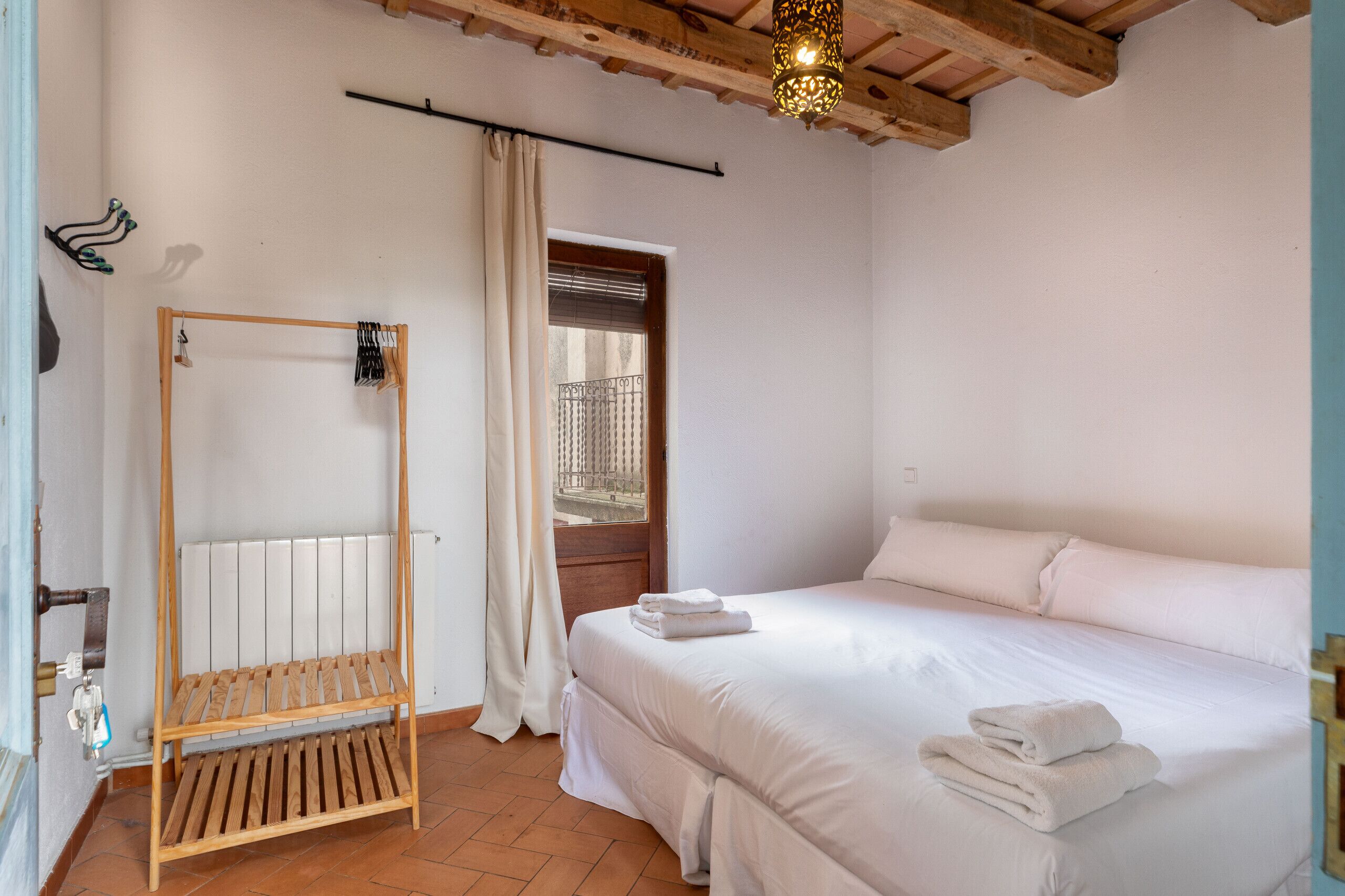 12 dormitorios, wifi gratis, ropa de cama