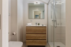 Douche, serviettes fournies