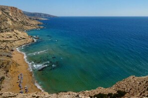 On the beach - Theona Comfortable holiday residence (Kreta)