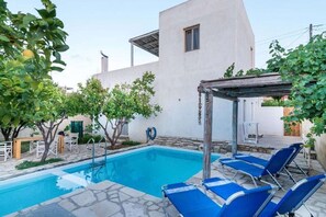 Pool - Theona Comfortable holiday residence (Kreta)