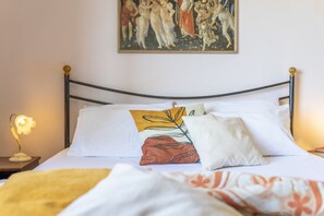 3 chambres, fer et planche à repasser, Wi-Fi, draps fournis