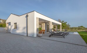 Terrace/patio - Villa Linda - 8 Personen, 3 Schlafzimmer, 3 Badezimmer, Grill, Privater Pool (Bibali)