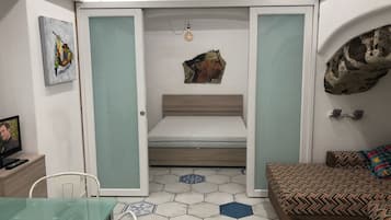 Apartment, 1 Schlafzimmer, Raucher, Balkon | 2 Schlafzimmer, schallisolierte Zimmer