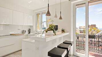 Fridge, microwave, oven, dishwasher