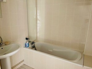 Towels, soap, shampoo, toilet paper