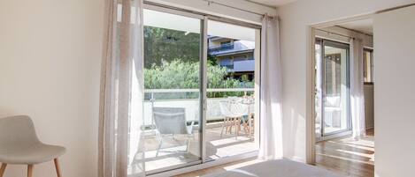 3 bedrooms, iron/ironing board, travel crib, free WiFi