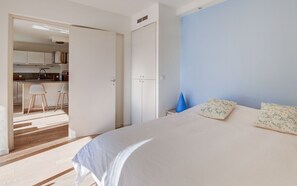 3 bedrooms, iron/ironing board, travel crib, free WiFi