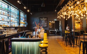 Bar (on property) - Rooms25 (Amsterdam)