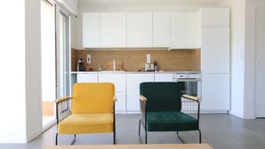 Coffee/tea maker, fridge, microwave, oven - Sunset Loft by Halldis (Cannes)