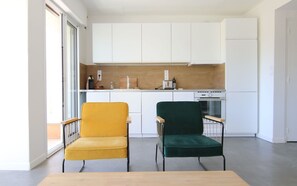 Køleskab, mikrobølgeovn, ovn, kogeplade