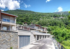 Exterior - Yellow Lake View, Lovely 2 Br Flat With Terrace&pool By Halldis (Gera Lario)