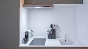 Coffee/tea maker, fridge, oven - Apartment in Cannes with 2 bedrooms sleeps 4 (Cannes)