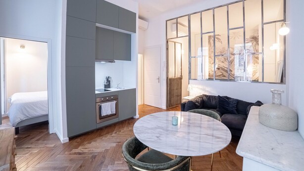 2 bedrooms, iron/ironing board, travel cot, free WiFi - Apartment in Cannes with 2 bedrooms sleeps 4 (Cannes)