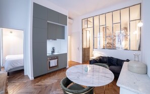 2 bedrooms, iron/ironing board, free WiFi - Apartment in Cannes with 2 bedrooms sleeps 4 (Cannes)