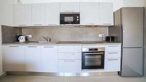Unclassified image, 5 of 15, button