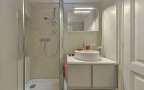 Shower, hair dryer, bidet - Terme View, Lovely 1 Br Flat By Halldis (Florence)