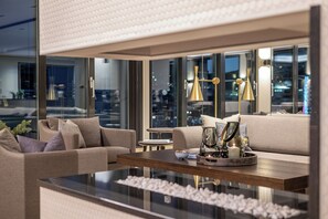 Dining - Exquisite 2br. apt., impeccable standard, panoramic views of Bergen harbor. (Bergen)