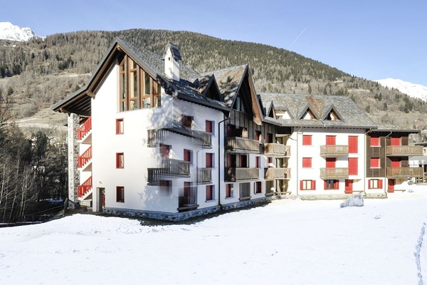 Building Exterior, Outdoor, Winter