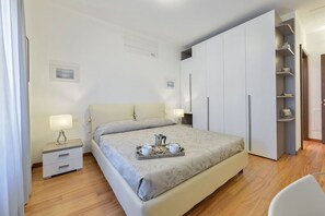 2 bedrooms, iron/ironing board, travel cot, free WiFi - Anselmi Modern 2 Br Flat By Halldis (Florence)