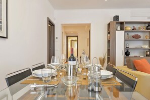 Dining - Anselmi Modern 2 Br Flat By Halldis (Florence)