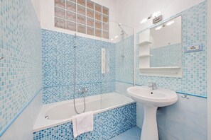 Hair dryer, bidet - Cerreto Di Spoleto, Spacious, Comfortable & Bright 4 Br Flat By Halldis (Rome)