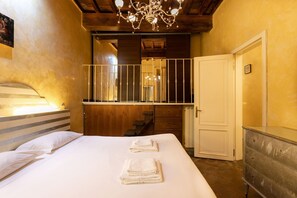 2 habitaciones, tabla de planchar con plancha y cuna de viaje 