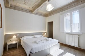 3 chambres, fer et planche à repasser, lit parapluie, Wi-Fi gratuit