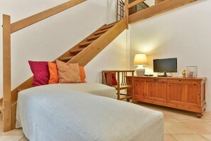 1 soverom, strykejern/-brett, reiseseng for barn og wi-fi (inkludert)