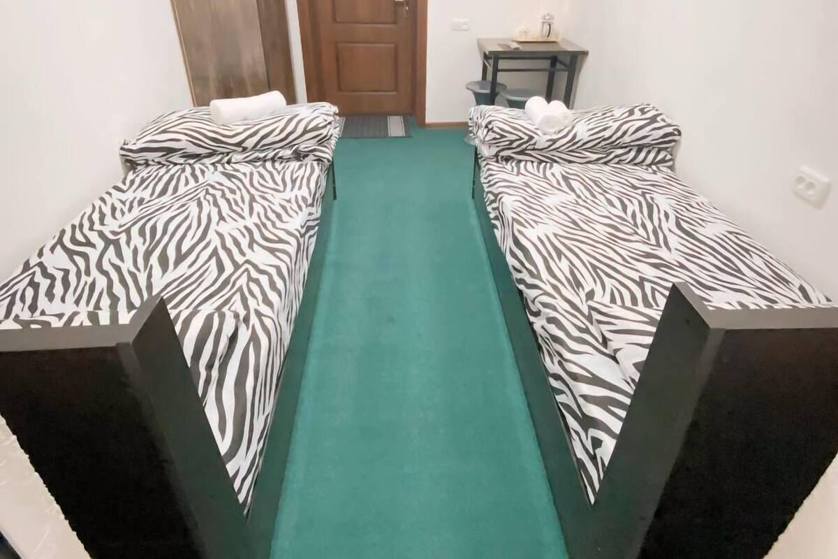 Classic Double or Twin Room | In-room safe, iron/ironing board, free WiFi