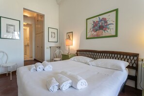1 bedroom, iron/ironing board, travel cot, free WiFi