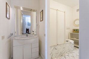 Hair dryer, bidet