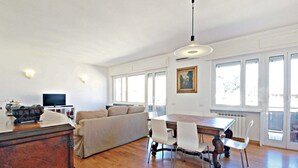 Unclassified image, 4 of 26, button - Giulietti 2250, Bright 3BR With Balcony By Halldis (Rome)