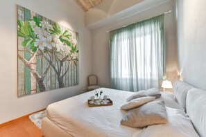 5 bedrooms, iron/ironing board, travel crib, free WiFi