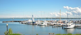 Beachside Bliss | Airy Vibes and Island Views