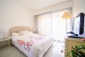 1 Schlafzimmer, Bügeleisen/Bügelbrett, Reisekinderbett, kostenloses WLAN