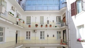 Exterior detail - Tirso, Amazing 1 Br Flat In Rome By Halldis (Rome)