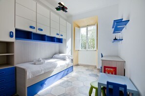 3 bedrooms, desk, iron/ironing board, travel cot
