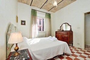 1 bedroom, iron/ironing board, travel cot, free WiFi - Borgo Vittorio, Cozy 1 Bdr Flat Near Vatican By Halldis (Rome)