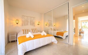 2 bedrooms, iron/ironing board, travel cot, free WiFi