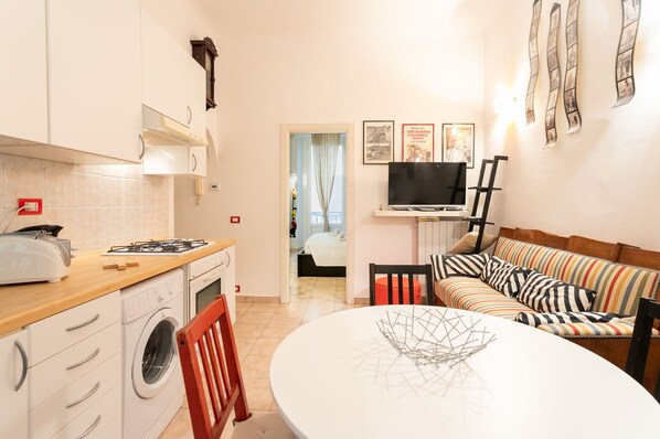 Interior - Lecco, Quite 1 Br Flat By Halldis (Milan)