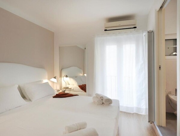1 bedroom, iron/ironing board, travel cot, free WiFi