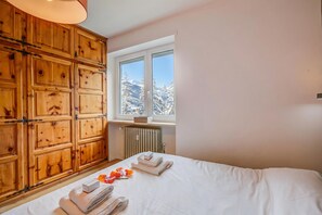 Room - Starkeeper Apartment Ski Base With Balcony Views (Pragelato)